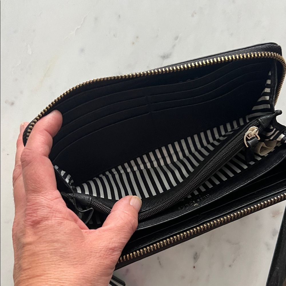 Kate Spade Black Leather Zip Around Wallet with Gold Accent Gently Used - Picture 6 of 10
